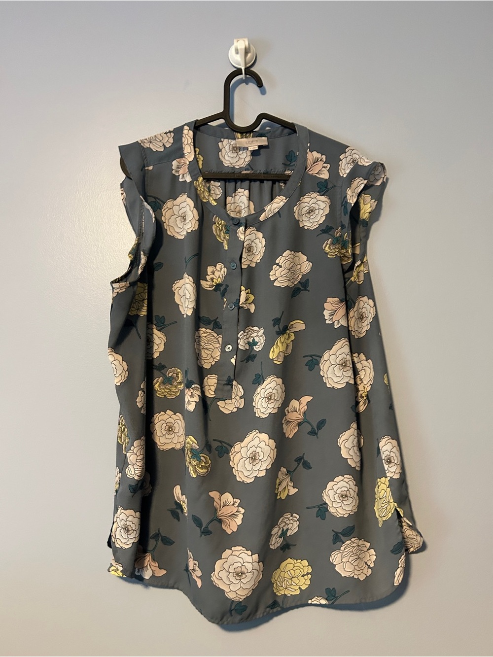 LOFT Gray Floral Ruffle-Sleeve Blouse